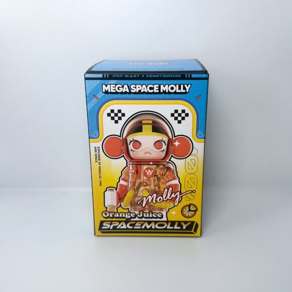 Authentic Mega Space Molly 100% Series 4 Blind Box - CONFIRMED SMITTEN LOVE - Picture 2 of 4